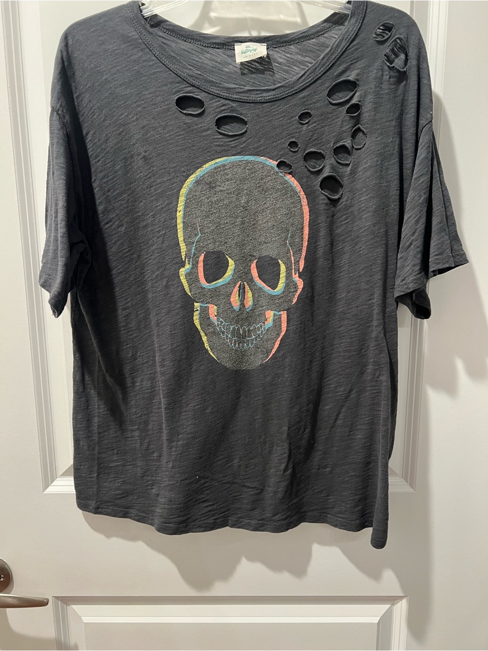 Vintage-Inspired Distressed Skull Tee - Black/Gray